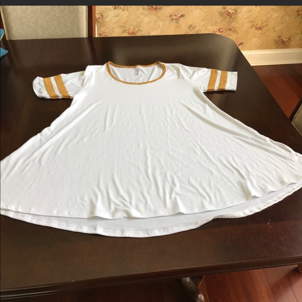 LuLaRoe top